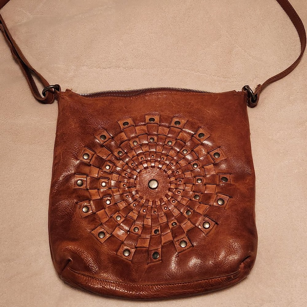Vilenca leather crossbody